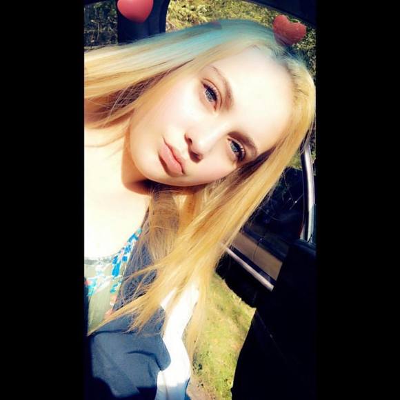 Meet your Posher, Mackenzye - Picture 1 of 1